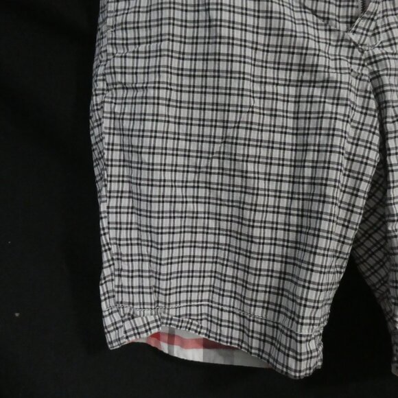 Reversible Plaid Shorts | size 36 | Button and Zipper Closure | Pockets - Picture 15 of 16